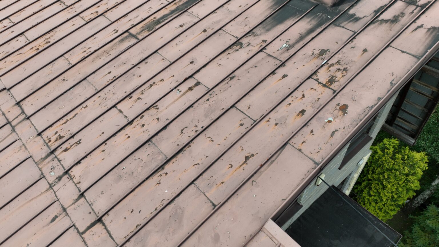 Inspekcja dachu z drona