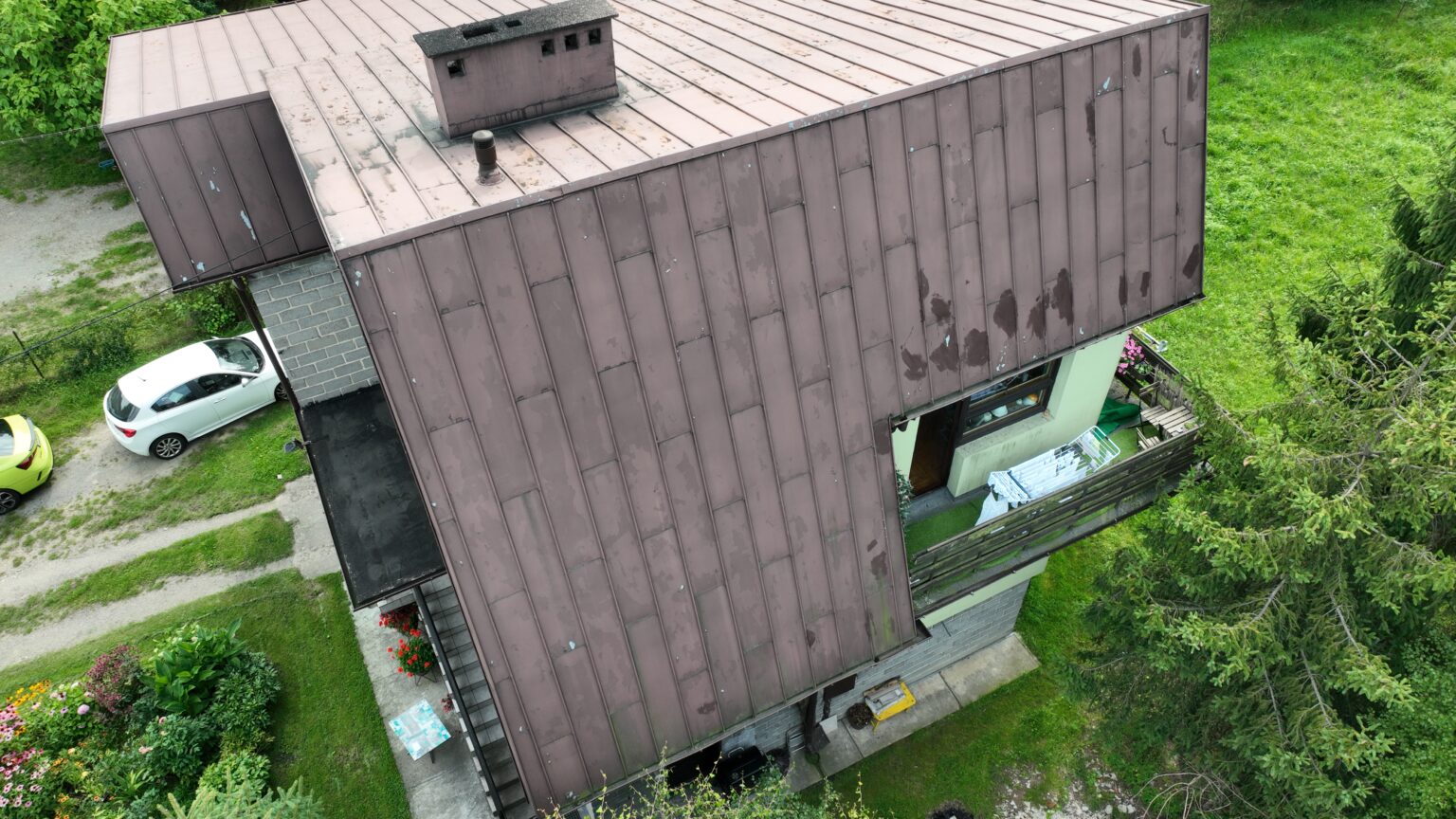 Inspekcja dachu z drona