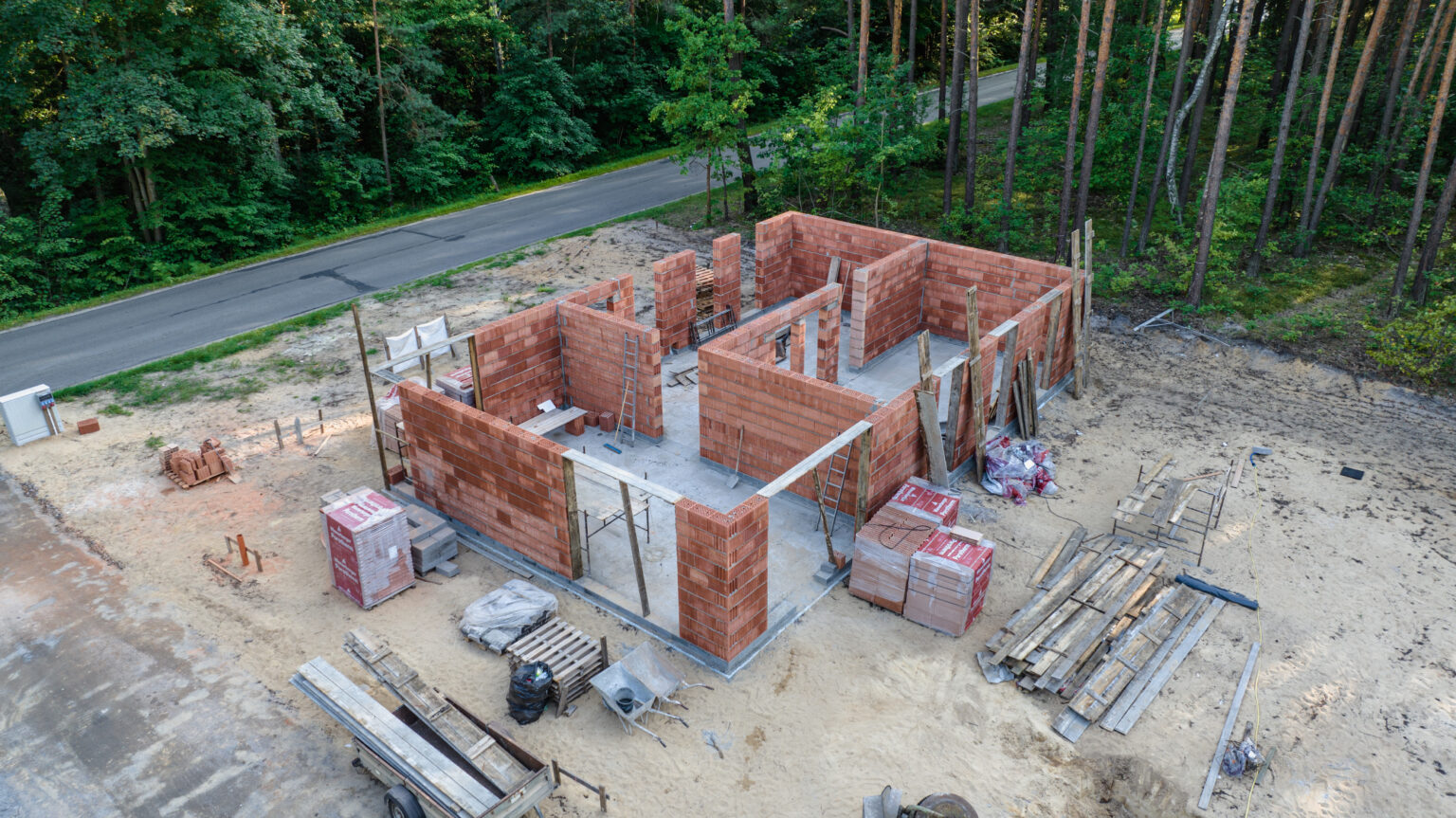 Budowa domu - widok z drona