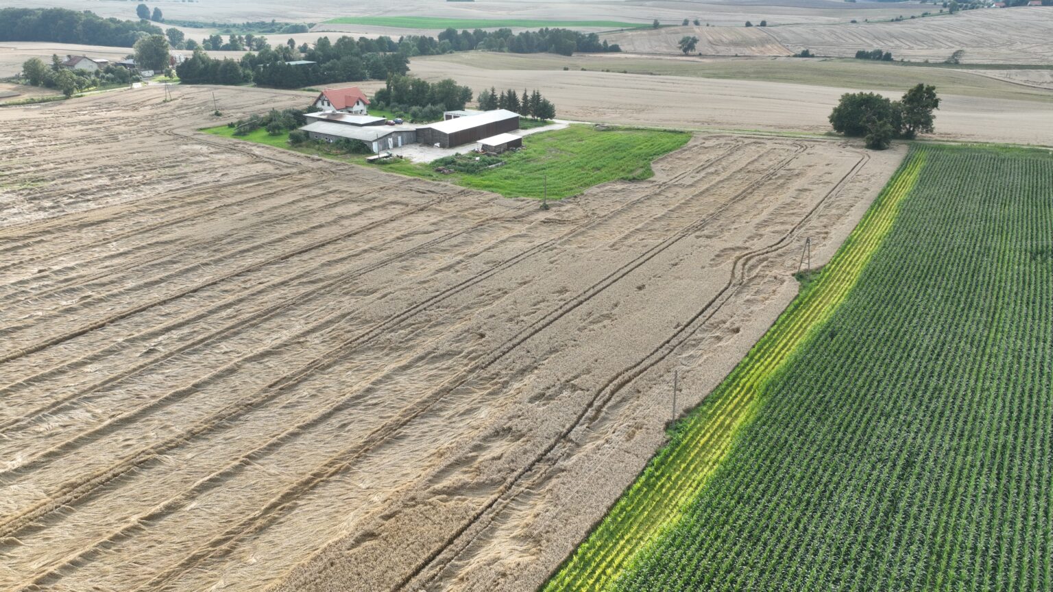 Szkoda Deszcz nawalny zdjęcie z drona